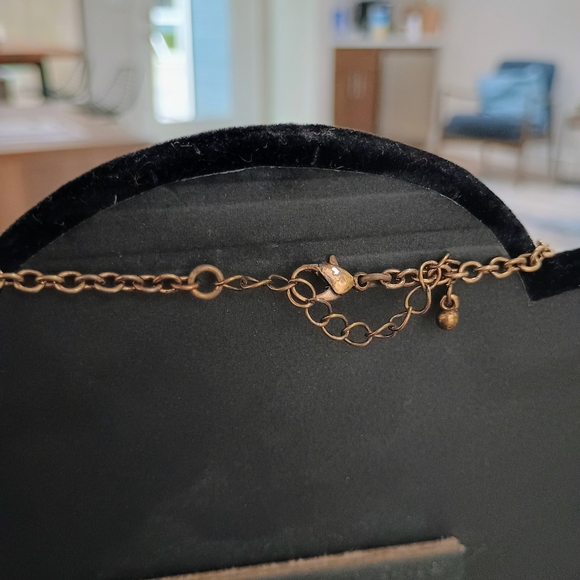 Elegant Gold and Silver Floral Necklace - Picture 3 of 3